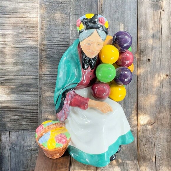 Vintage Royal Doulton Lady Figurine The Old Balloon Seller Made In ENGLAND VTG - Picture 1 of 12
